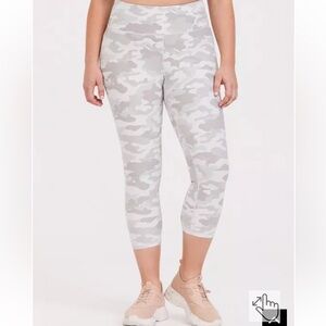Torrid active camo leggings